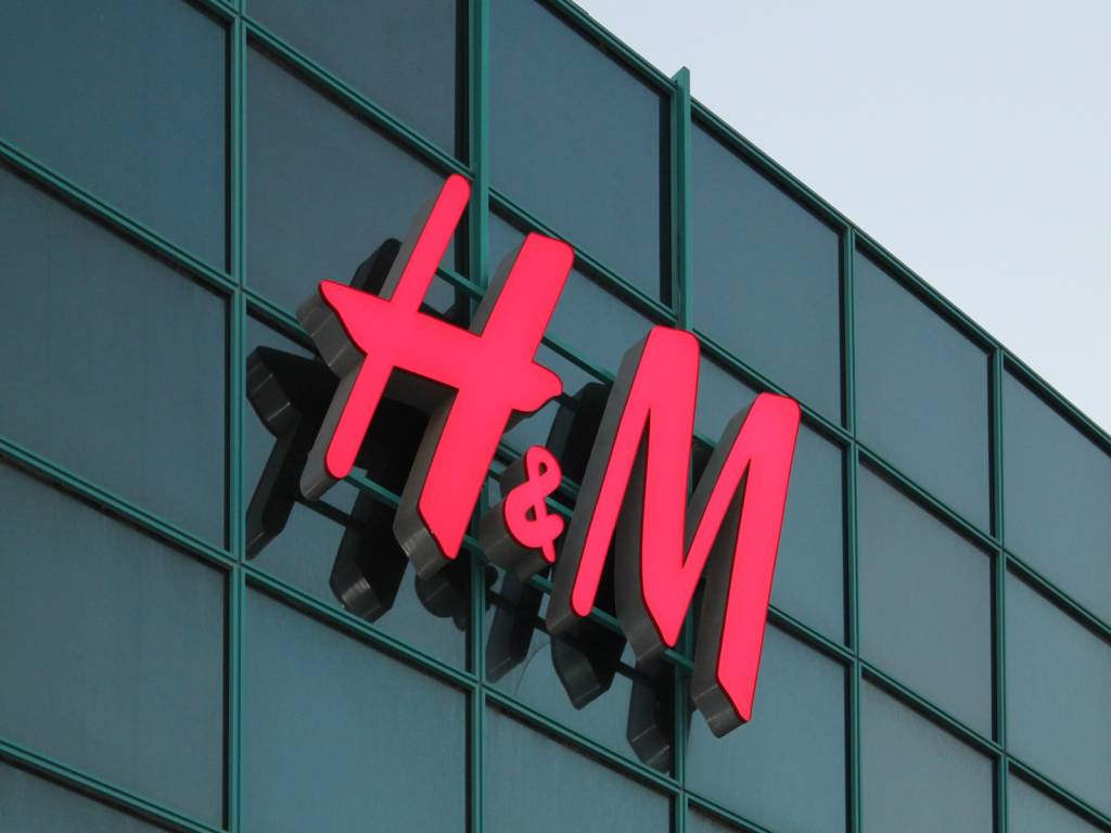 H&M Brasil inaugura mais uma loja com vale-compras de até R$500