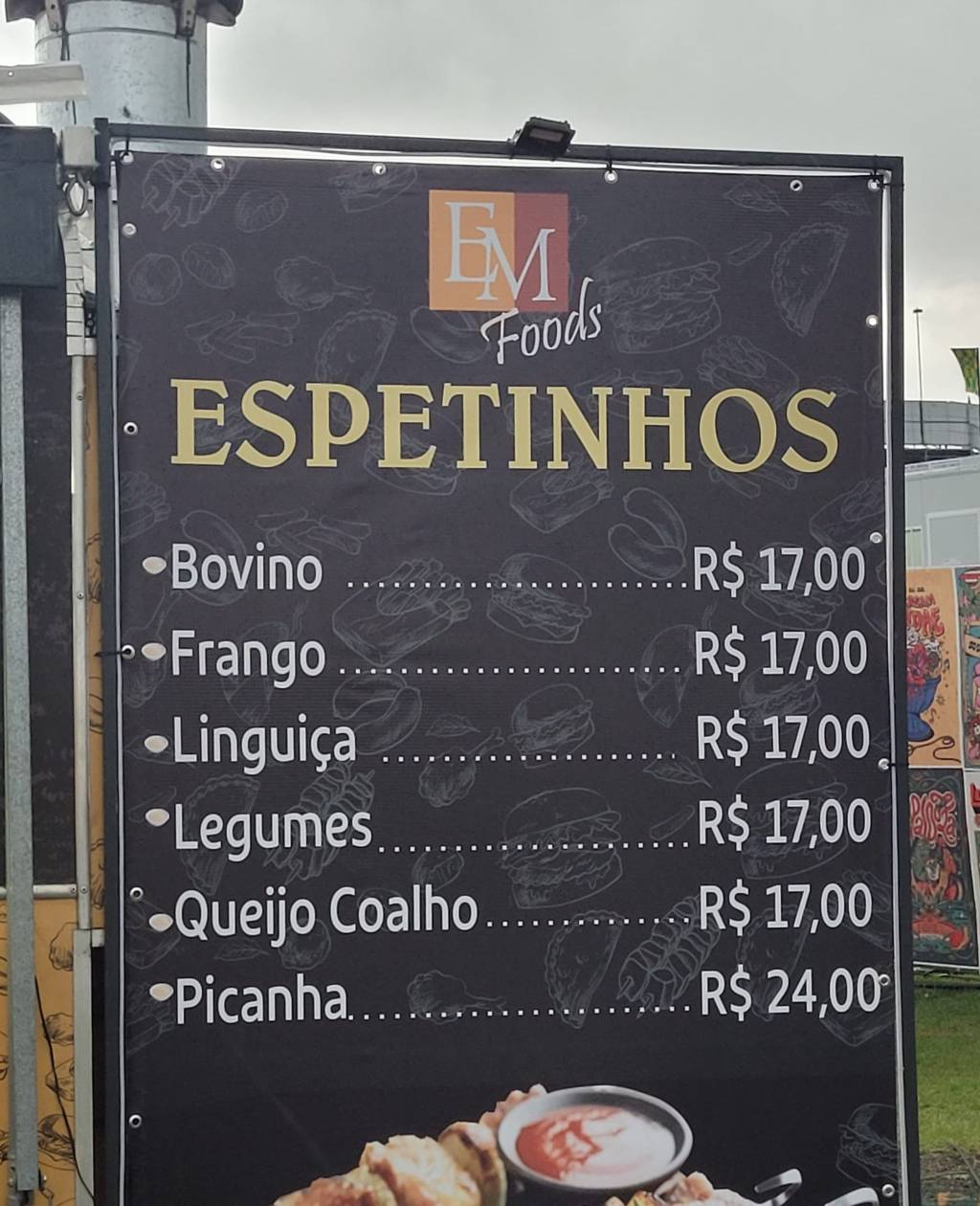 Coxinha, espetinhos: confira a variedade e os preços das opções para comer no Lollapalooza