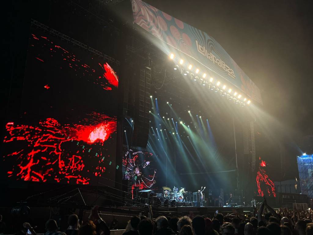 Headliner com o menor público na plateia, Tool faz um dos melhores shows do Lollapalooza 2025