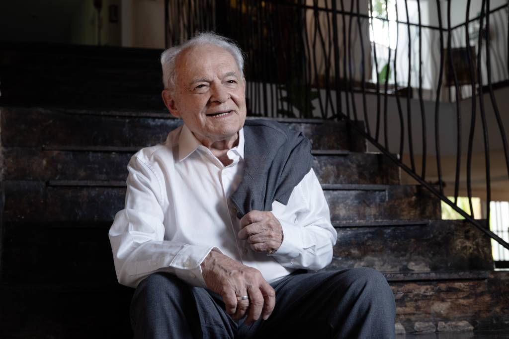 Othon Bastos estreia espetáculo com histórias dos seus 91 anos de vida
