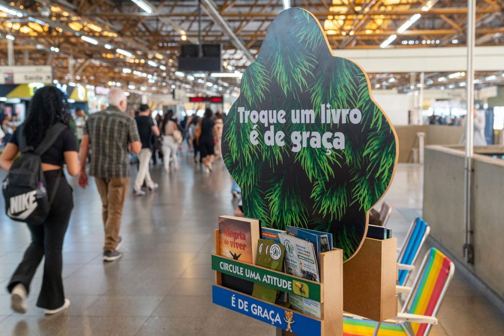 circule-um-livro-metro-sp