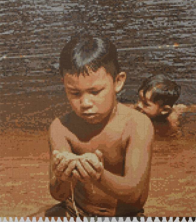 4_JT00049_Jeane Terra_O menino Tuyuka e sua Terra (série Pele de tinta), 2025_Quadrados em Pele de Tinta de 1x1cm sobre canvas_169 x 149 cm_Ph Giovanna Lanna.jpg jeane-terra-pele-de-tinta