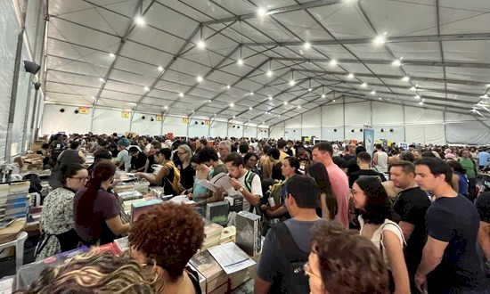 Feira do Livro da Unesp começa dia 7 com desconto mínimo de 50%