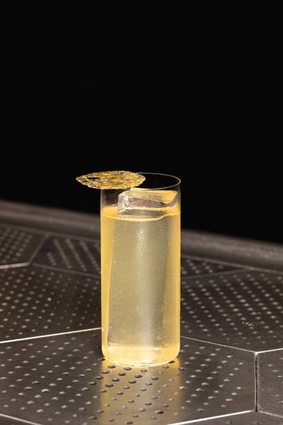 Drinque com borbulhante de cambuci, do Tan Tan Drinque com borbulhante de cambuci, do Tan Tan