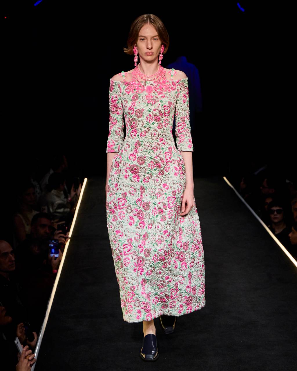 HERCHCOVITCH; ALEXANDREInverno Primavera 2025SPFW n59foto: Zé Takahashi Modelo em vestido florido