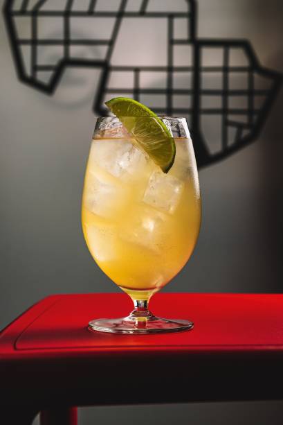 Drinque com borbulhante de cambuci: servido no Krozta Drinque com borbulhante de cambuci: servido no Krozta