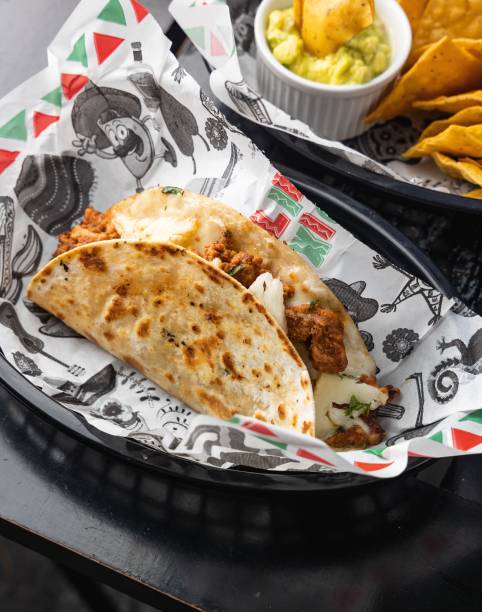 La Catrina: taco especial gringa al pastor