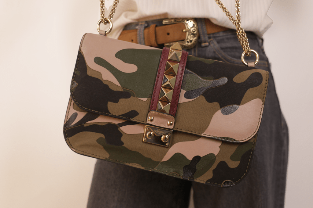 Medium Camouflage Glam Lock (Valentino)