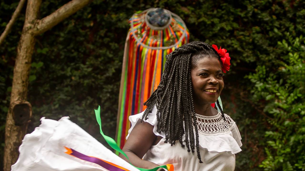 Bel Carvalho se apresenta no Sesc 24 de Maio