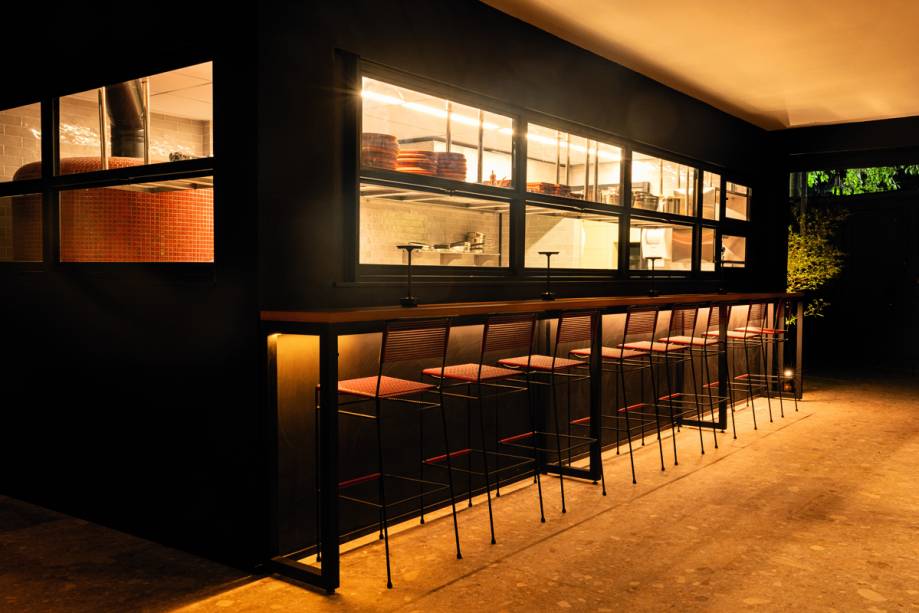 Balcão da cozinha do bar londrino que chega na capital paulistana Balcão da cozinha do bar londrino que chega na capital paulistana