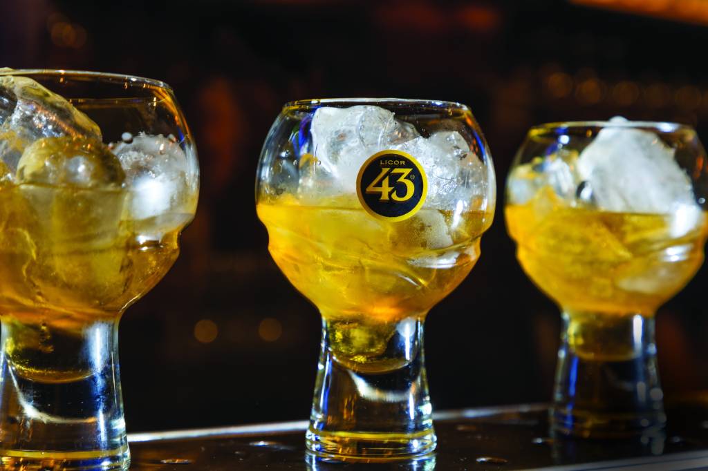 Licores conquistam público jovem e ganham novas formas de consumo