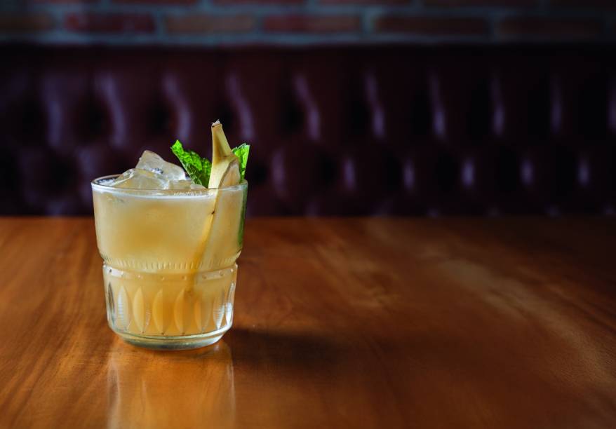 Nanica: bourbon,xarope de banana, hortelã e cítricos