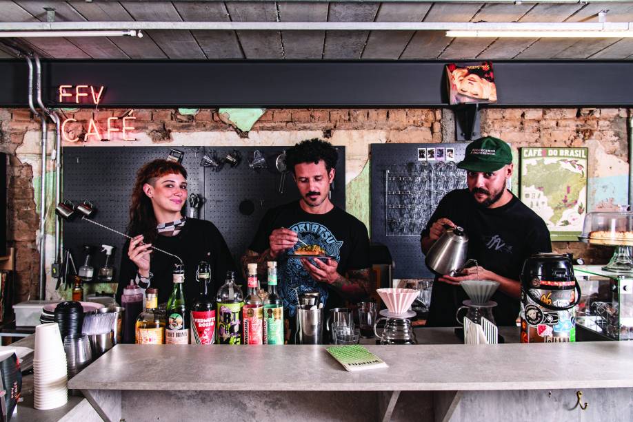 FFV Café: equipe preparando as receitas FFV Café: equipe preparando as receitas