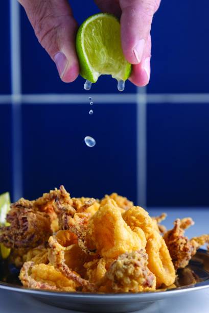 Lula à dorê e ceviche de peixes e frutos do mar: sugestões do boteco da Zona Norte