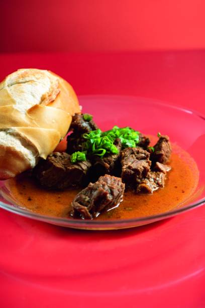 Ó Pro Ce Vê: pedidas como carne de panela e pão francês pago à parte Ó Pro Ce Vê: pedidas como carne de panela e pão francês pago à parte