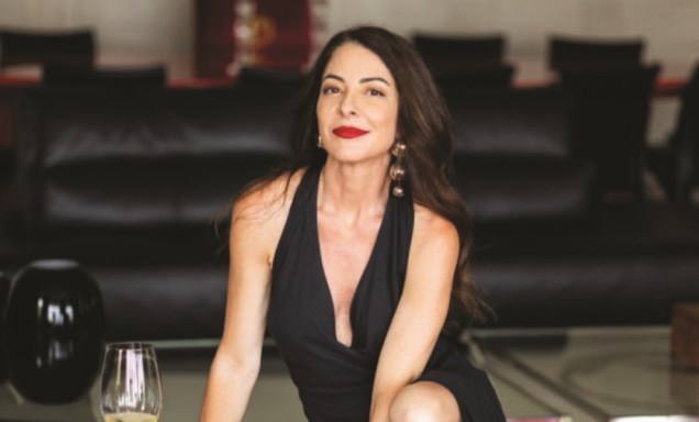 Ana Paula Padr&atilde;o, apresentadora