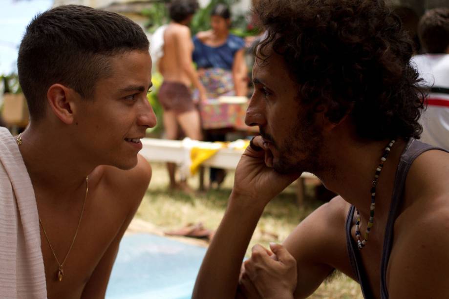 Em 2013: Jesuíta contracenando com Irandhir Santos no vibrante 'Tatuagem', de Hilton Lacerda, que lhe rendeu indicação ao Grande Prêmio do Cinema Brasileiro Em 2013: Jesuíta contracenando com Irandhir Santos no vibrante 'Tatuagem', de Hilton Lacerda, que lhe rendeu indicação ao Grande Prêmio do Cinema Brasileiro