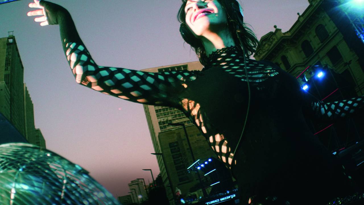 Sara Landry na Só Track Boa: set neste sábado (7)