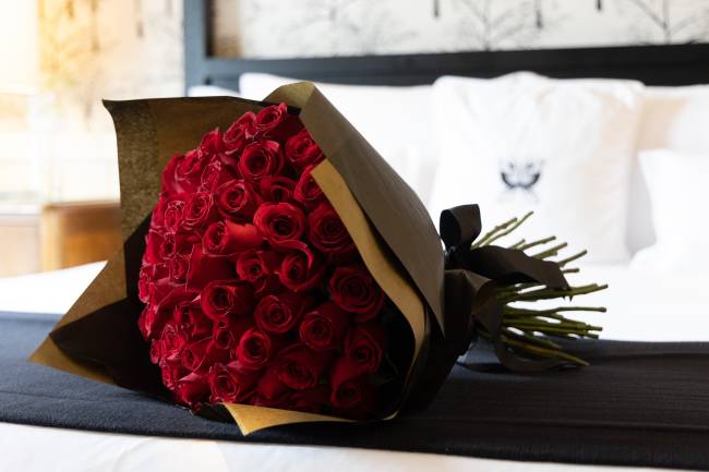 Como são os bastidores dos hotéis no Dia dos Namorados?