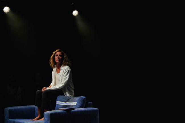 Em peça, Andréa Beltrão é advogada que luta contra horrores da ditadura