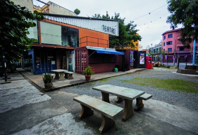 Teatro de Contêiner resiste na Cracolândia com prazo para desocupação