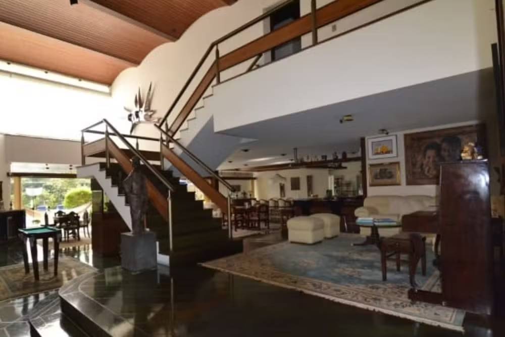 Vídeo de mansão de Pelé em estado de abandono volta a viralizar