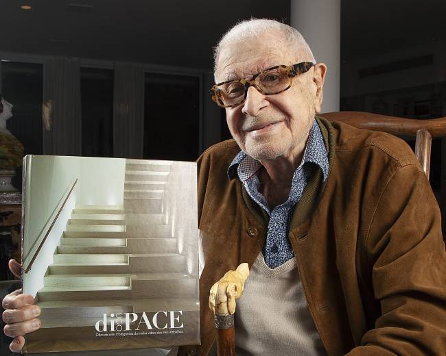 Aos 98 anos, Ugo di Pace lança livro que celebra sua carreira: "é como se tivesse 30"