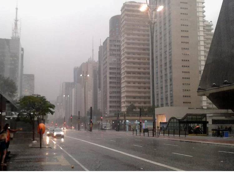 Frente fria derruba temperaturas no estado e Defesa Civil faz alerta