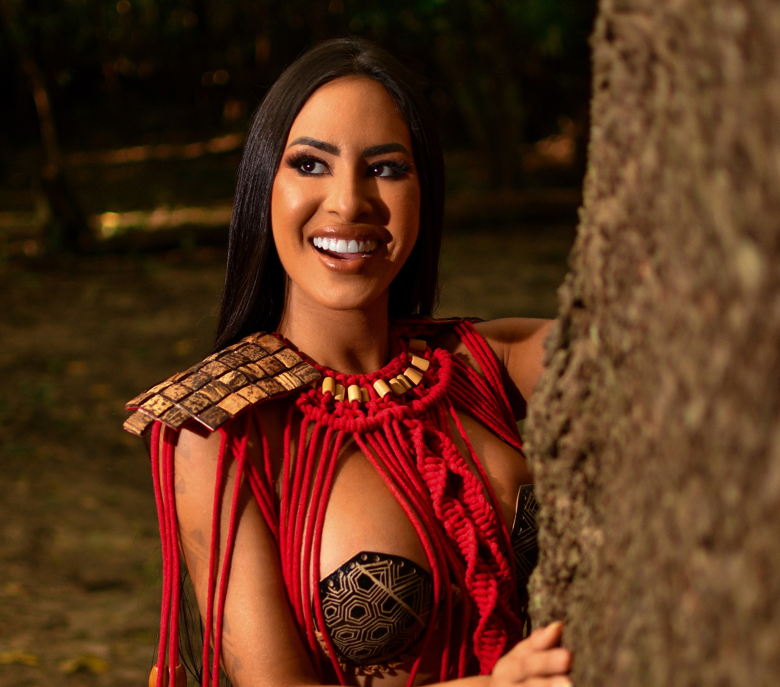 Ex-BBB Isabelle Nogueira se prepara para o Festival de Parintins