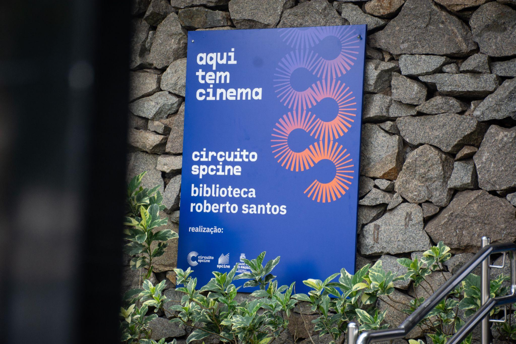 Biblioteca Roberto Santos tem sessões de cinema a partir de 2 reais
