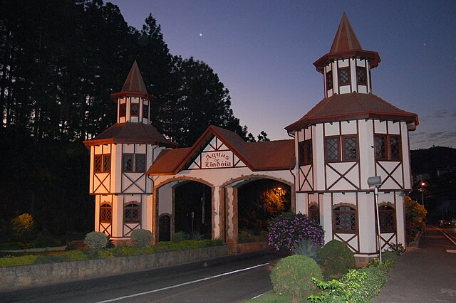 Conheça Águas de Lindóia, conhecida como capital termal brasileira