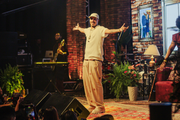 Delacruz grava DVD do show 'Vinho' em São Paulo