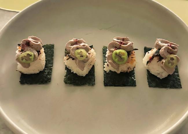 Domo, com música de vinil, serve pratos deliciosos na Vila Buarque