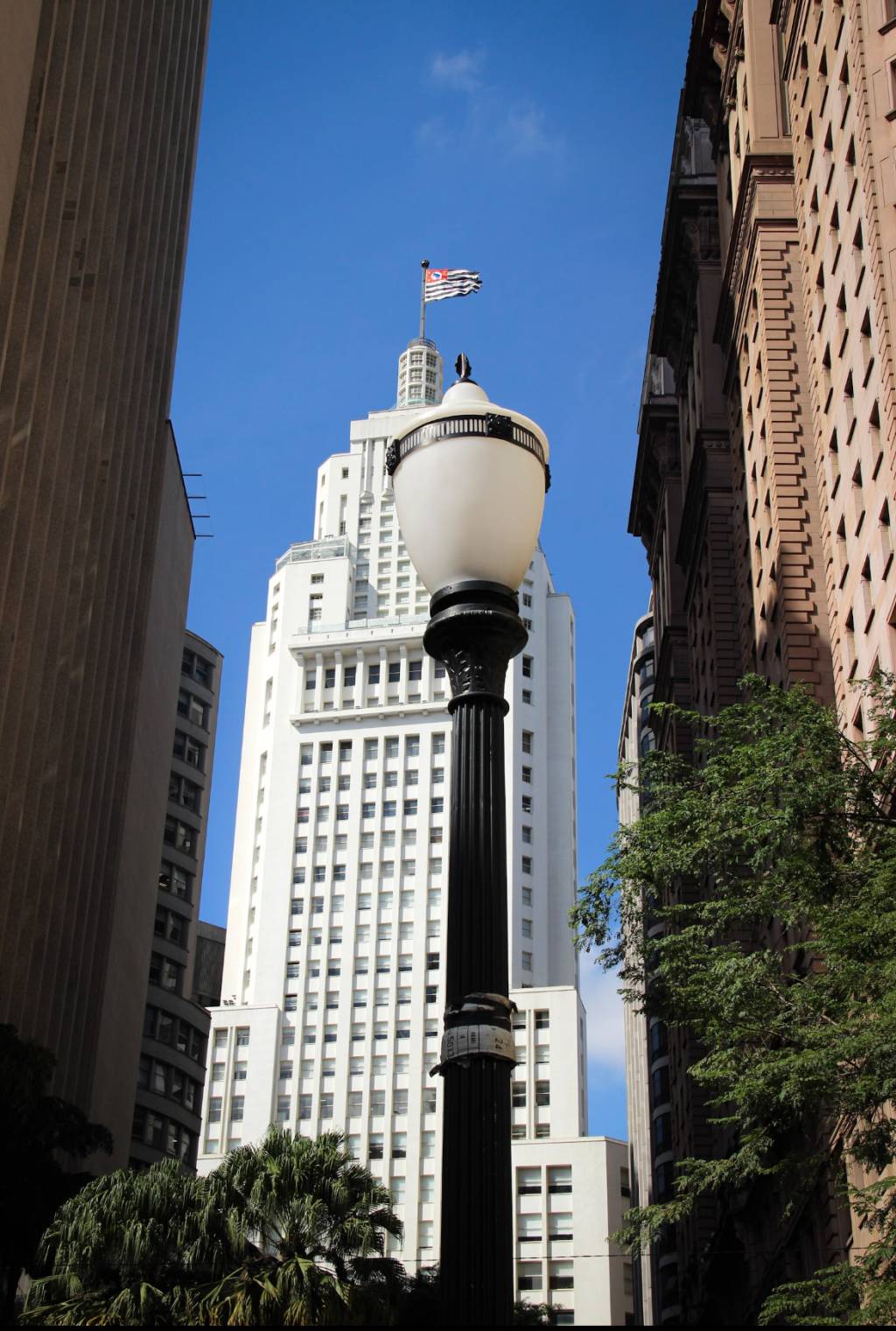 41% dos postes elétricos no centro de São Paulo estão revitalizados