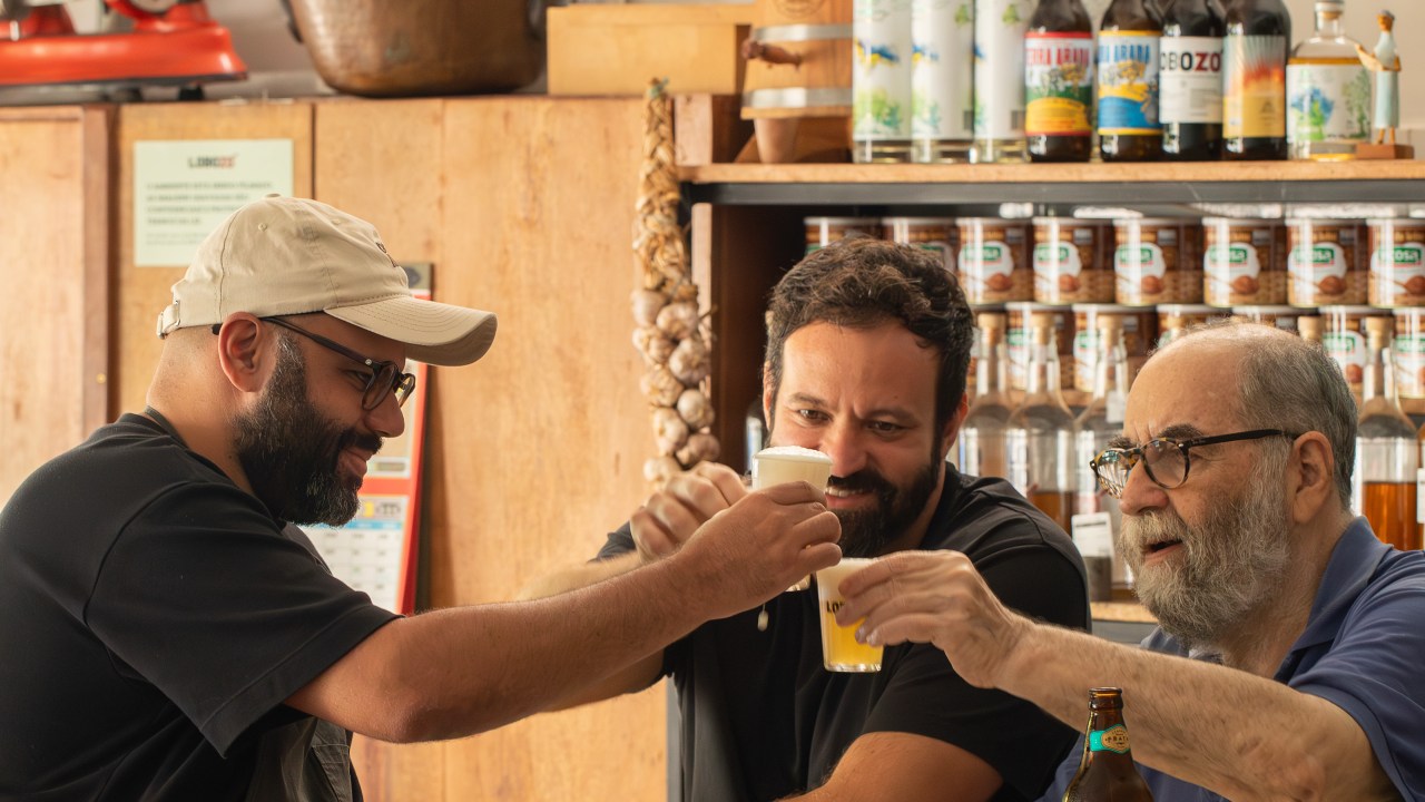 A casa é dos chefs Marcelo Corrêa Bastos, Carlos Alberto Doria e Gustavo Rodrigues