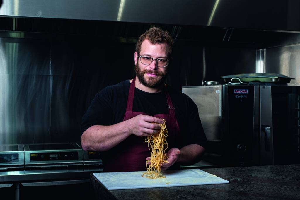 Simone: o chef Simone Paratella Simone: o chef Simone Paratella