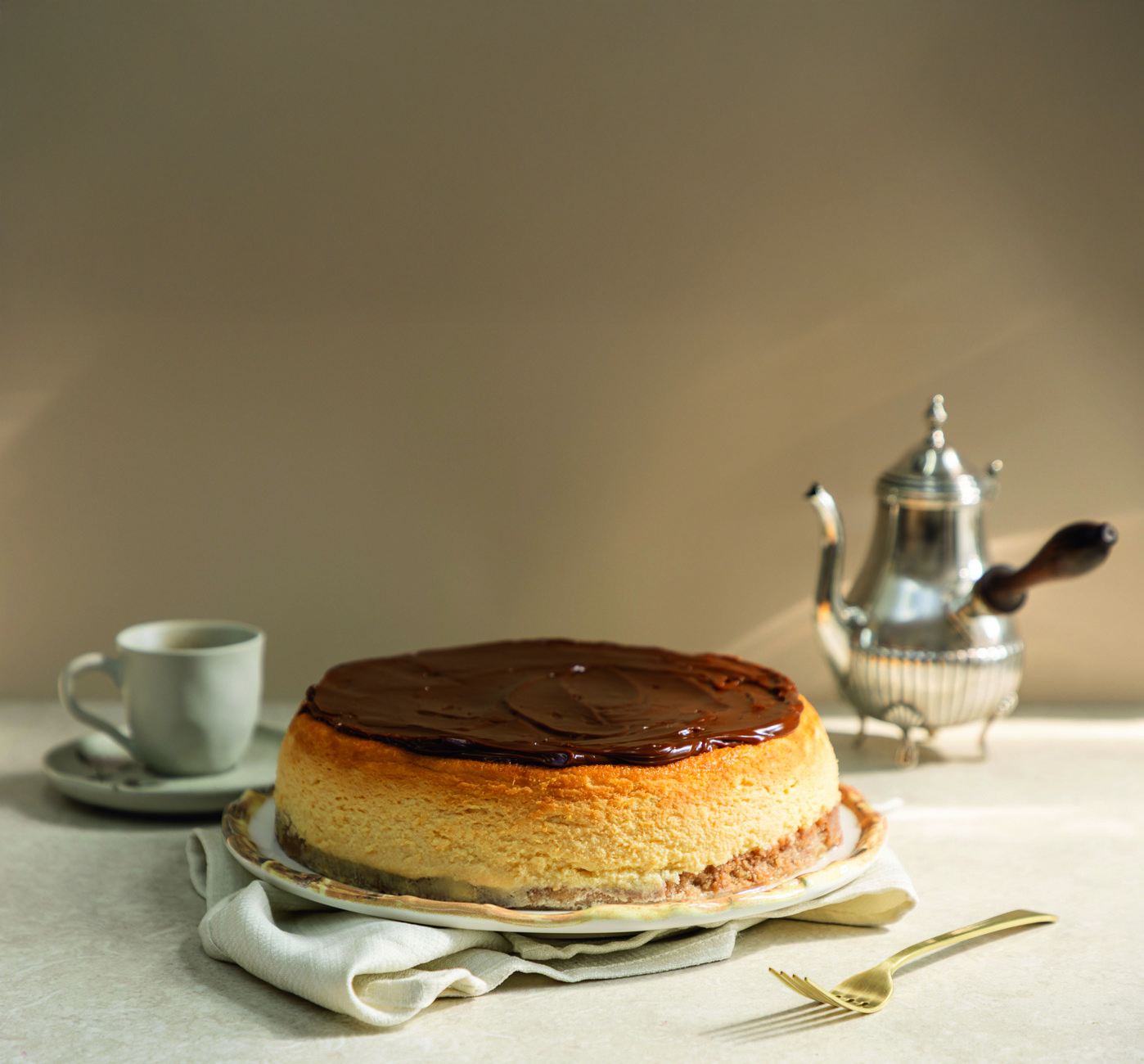 Torta com cobertura de doce de leite