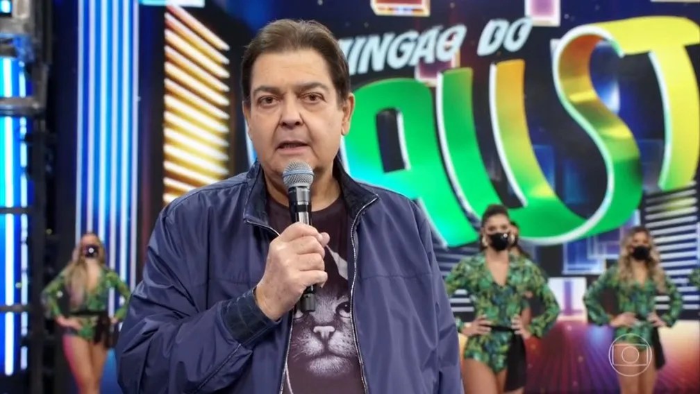 Faustão recebe alta após três meses de internação