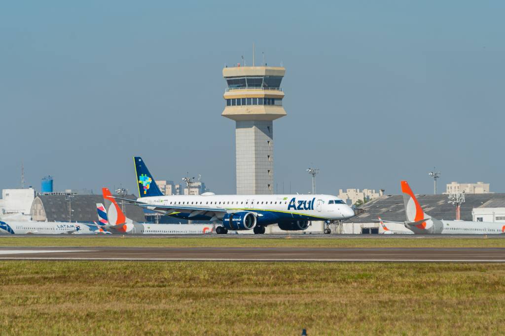 Pane no controle de tráfego aéreo suspende voos em Congonhas e Guarulhos