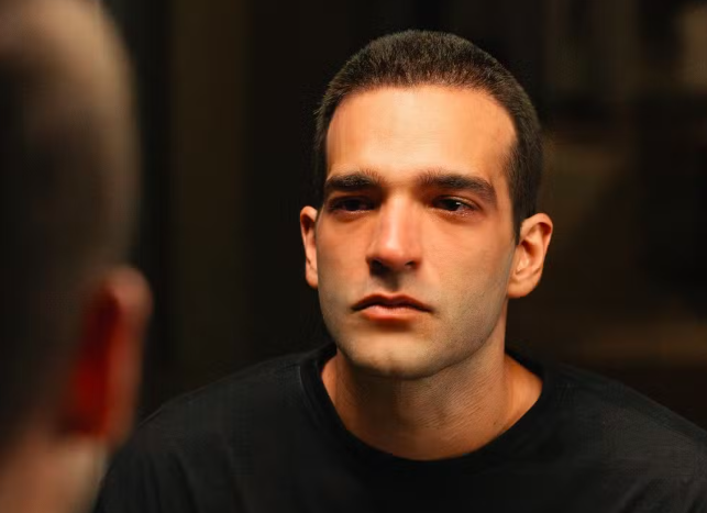 Confira visual de Humberto Carrão para nova fase de Afonso em “Vale Tudo”