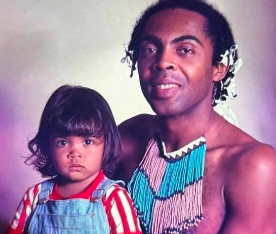 Gilberto Gil publica foto no X, com a filha Preta