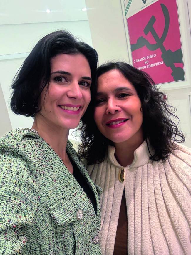 Alice Granato e a redatora-chefe da Vejinha, Alice Granato, com a confeiteira Otávia Sommavilla A redatora-chefe da Vejinha, Alice Granato, com a confeiteira a redatora-chefe da Vejinha, Alice Granato, com a confeiteira Otávia Sommavilla