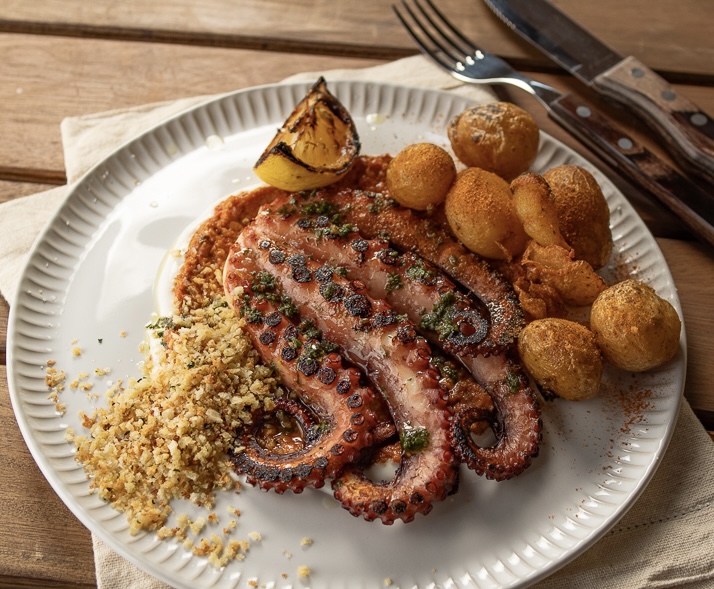 Jardim Churrascada abre no Parque Ibirapuera rodeado por muito verde