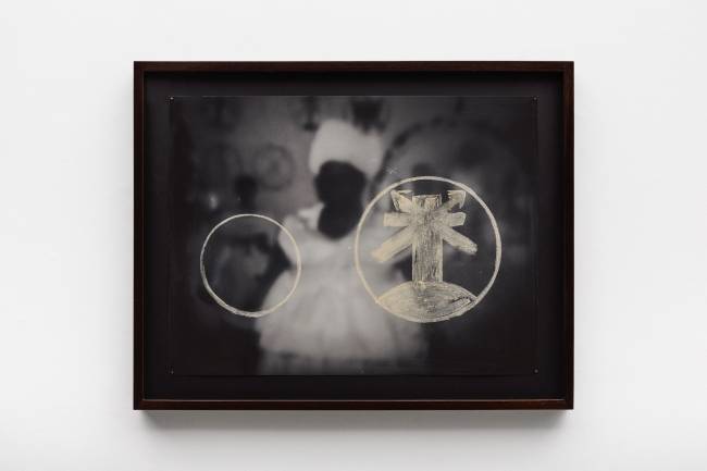 Paulo Nazareth exibe obras inéditas em homenagem a mãe e avó