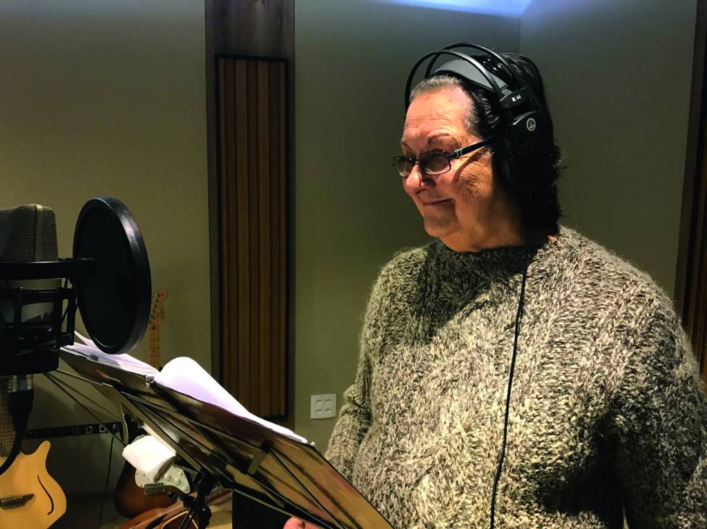 Cantora de Itapetininga, no interior paulista, lança primeiro disco aos 91 anos