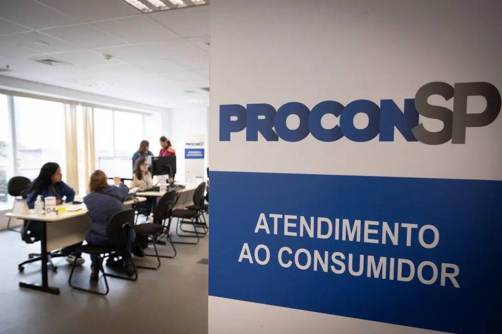 Procon multa Enel em R$14 milhões por falta de energia em SP
