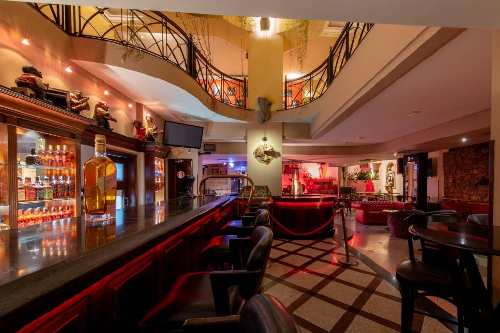 Bahamas Club lança delivery com funcionamento até 4h