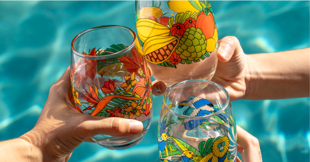 Spoleto relança copos decorados em parceria com Coca-Cola