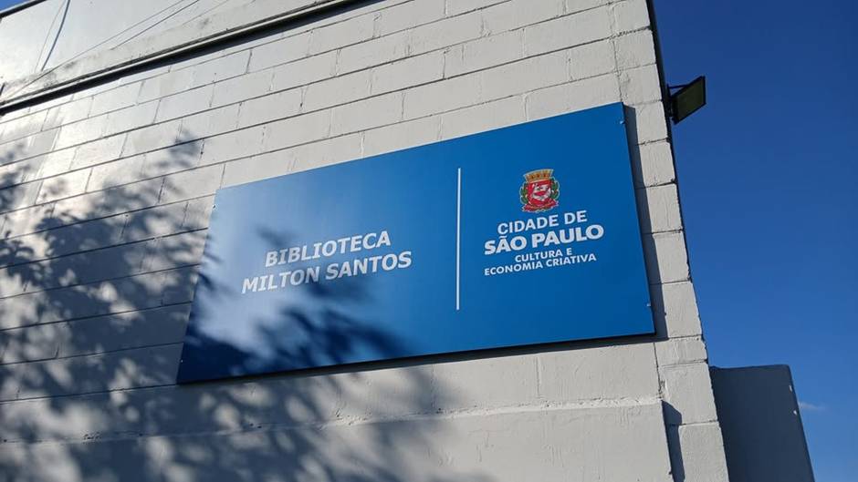Biblioteca Milton Santos, em SP, distribui livros gratuitamente nesta terça (5)