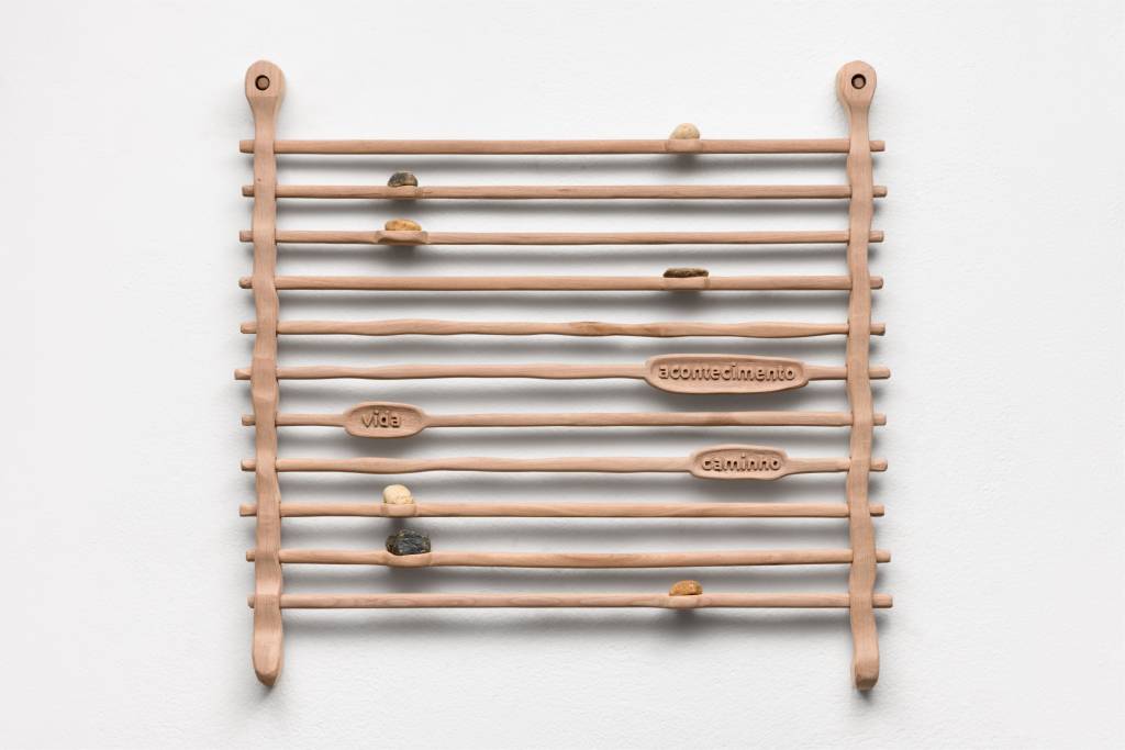 Deco Adjiman exibe primeira individual na Galeria Luis Maluf